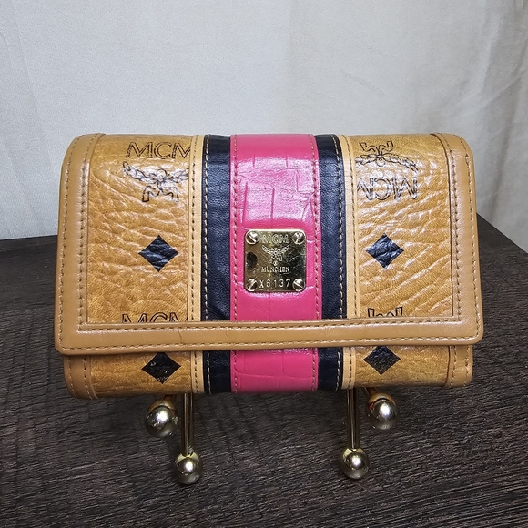 MCM wallet - Picture 1 of 10